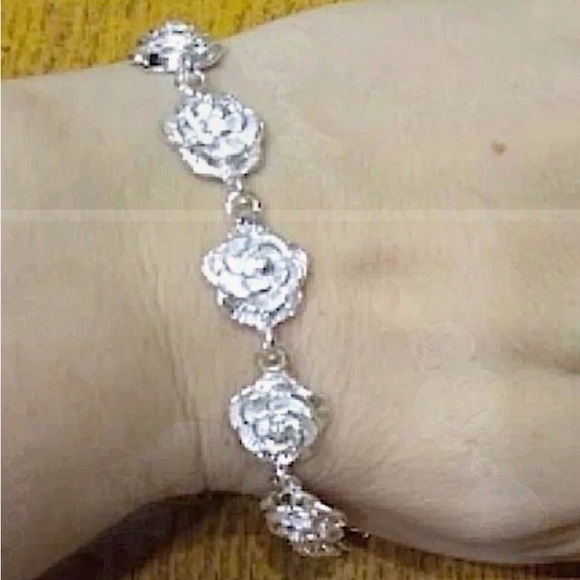 STERLING SILVER FLOWER BRACELET - Picture 3 of 6